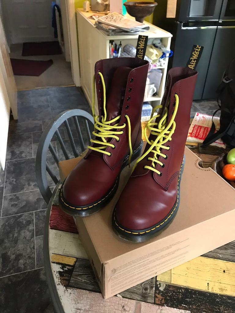 8 hole doc martens laces length